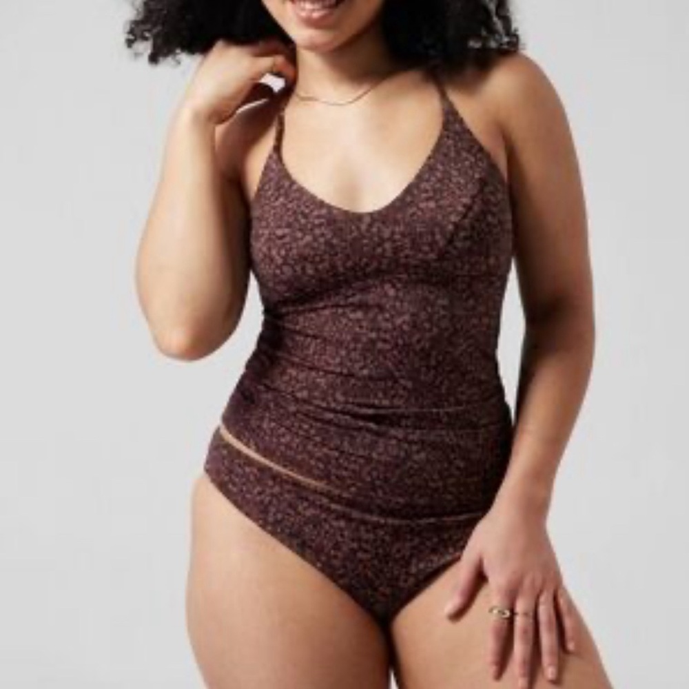 NWT ATHLETA triangle tankini A-C and clean medium bikini bottom. Size SMALL.